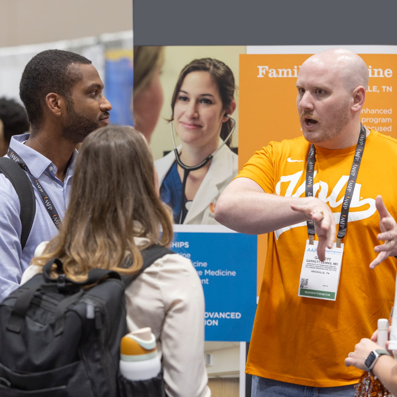 Medical students talk with residency program director at AAFP FUTURE.