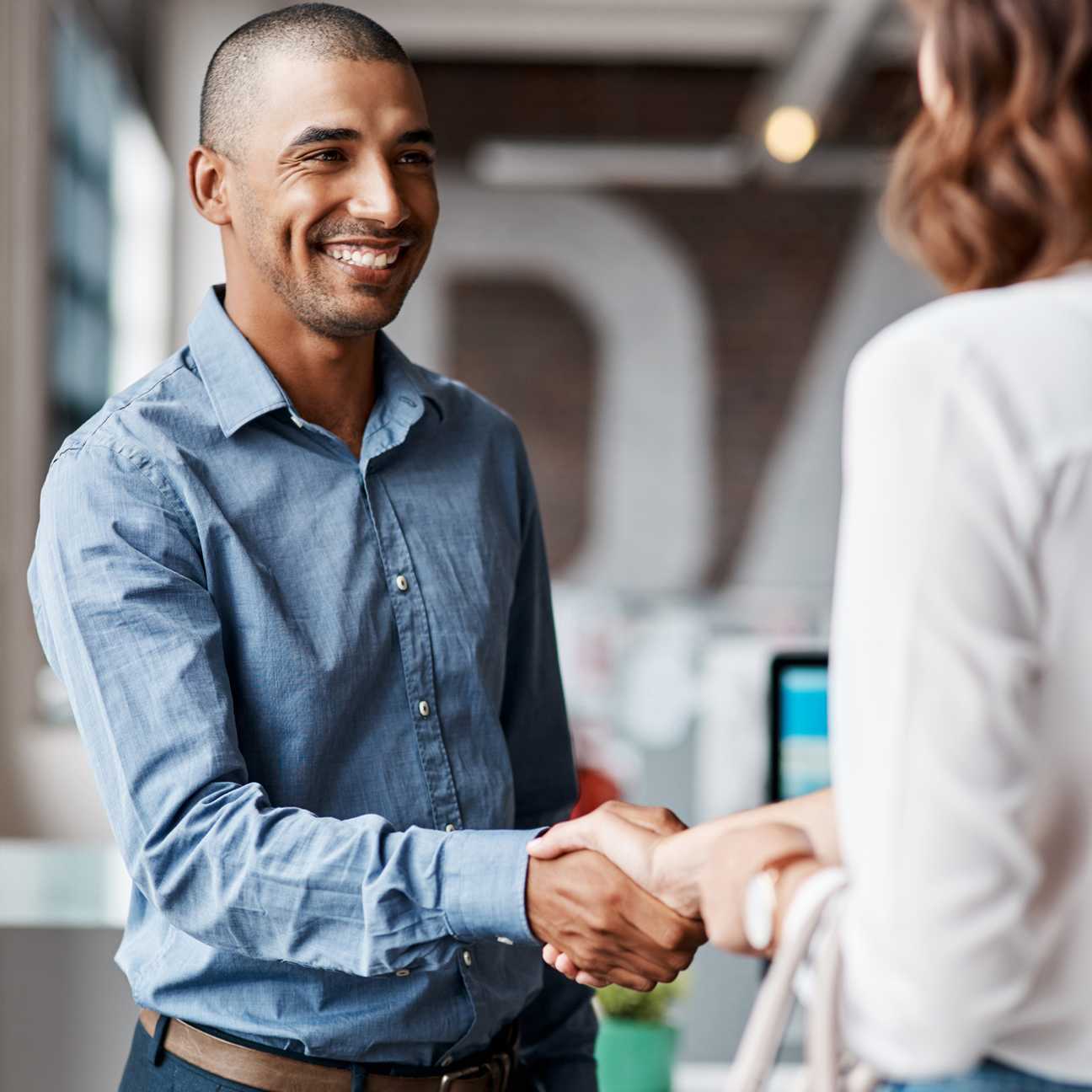 Residency Wrap-up Checklist shaking hand with mentor
