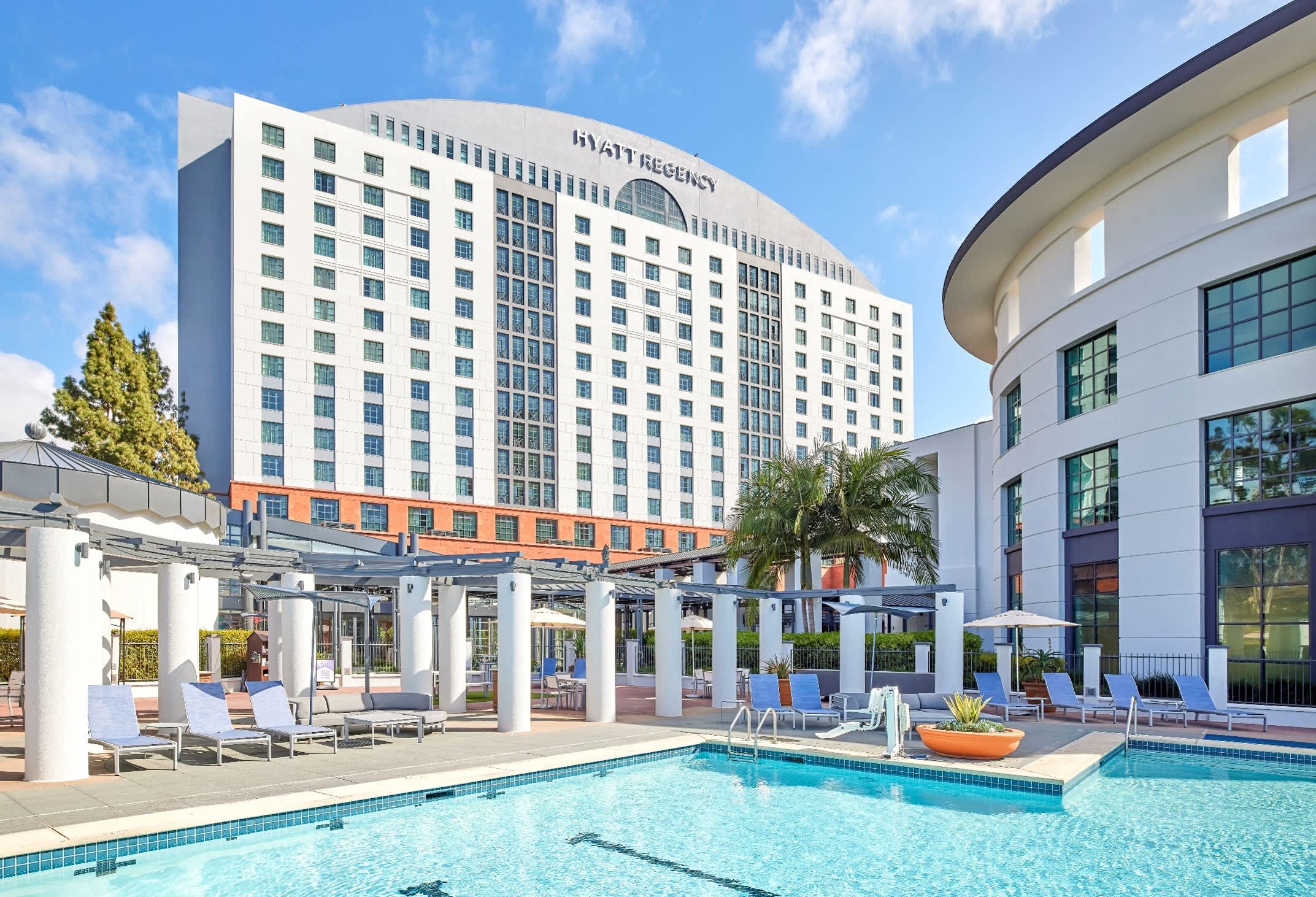 Exterior photograph of the Hyatt Regency La Jolla in La Jolla, CA.
